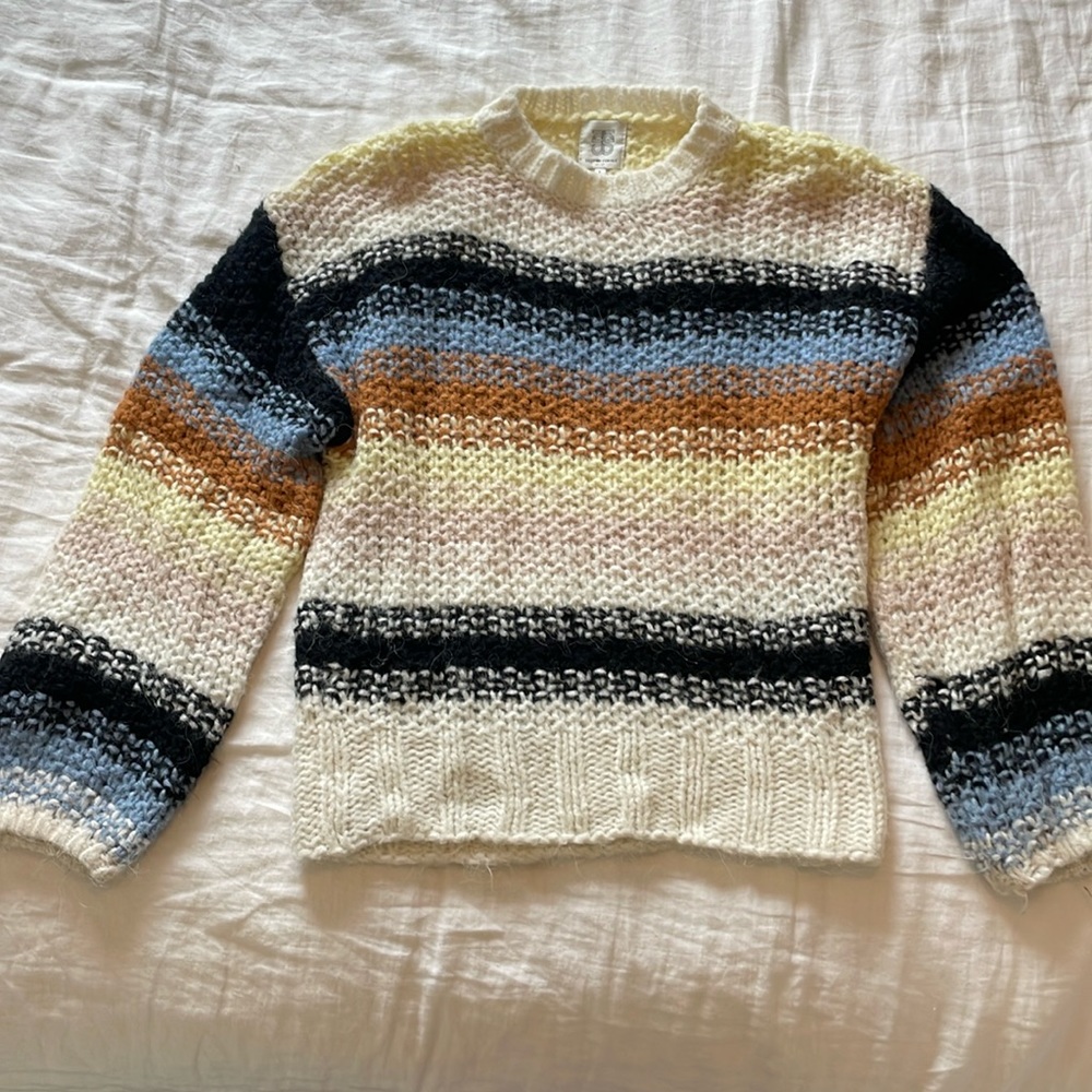 Second Female sweater size S
